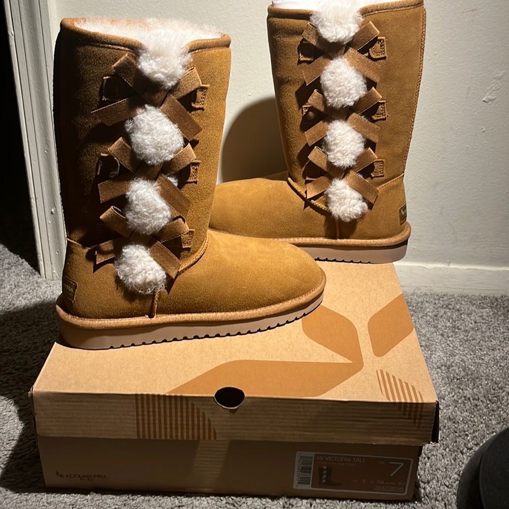 W Victoria Tall size 7 Koolaburra by Ugg. Chestnut